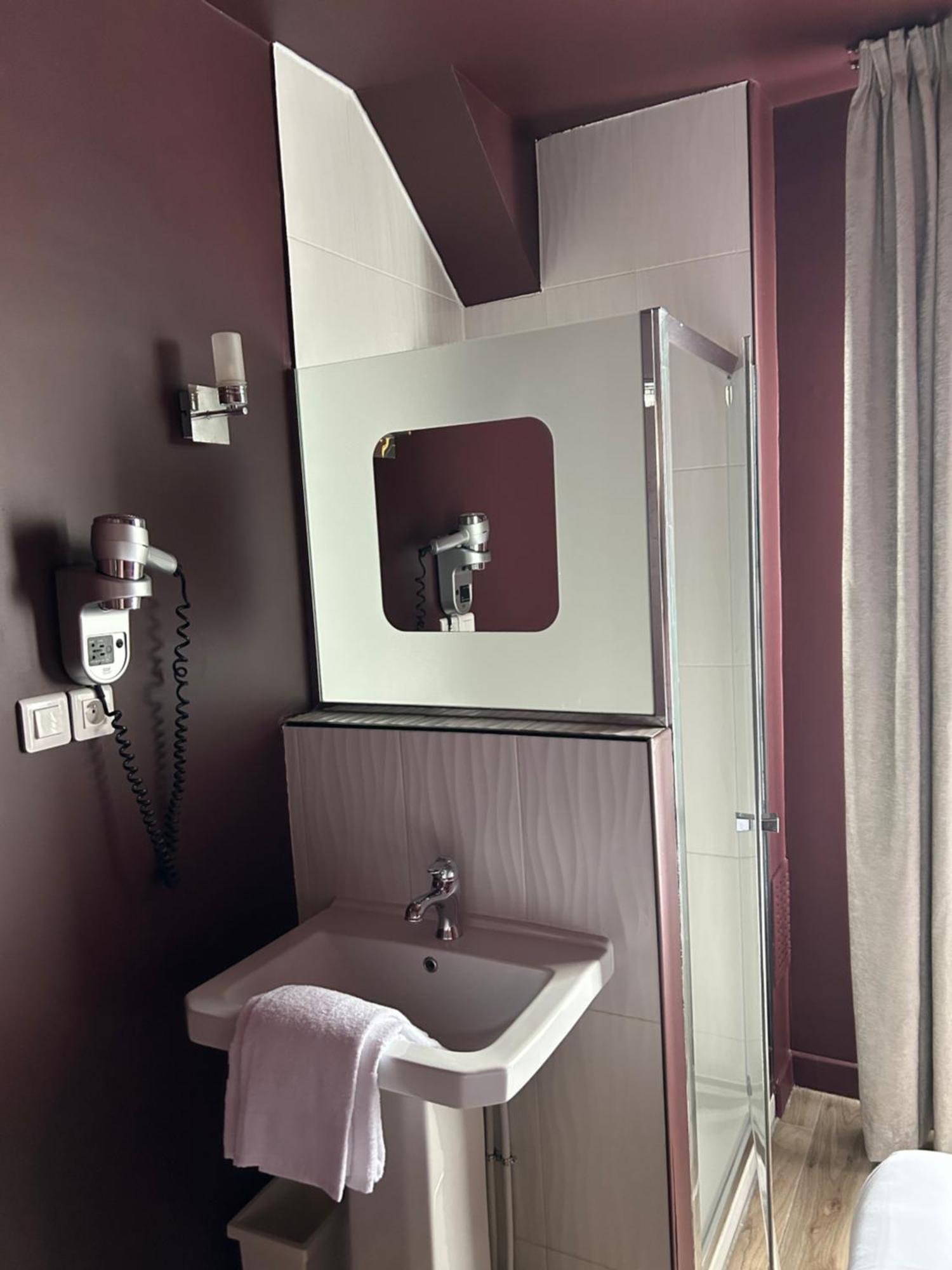Hotel Maat Etoile Parigi Esterno foto